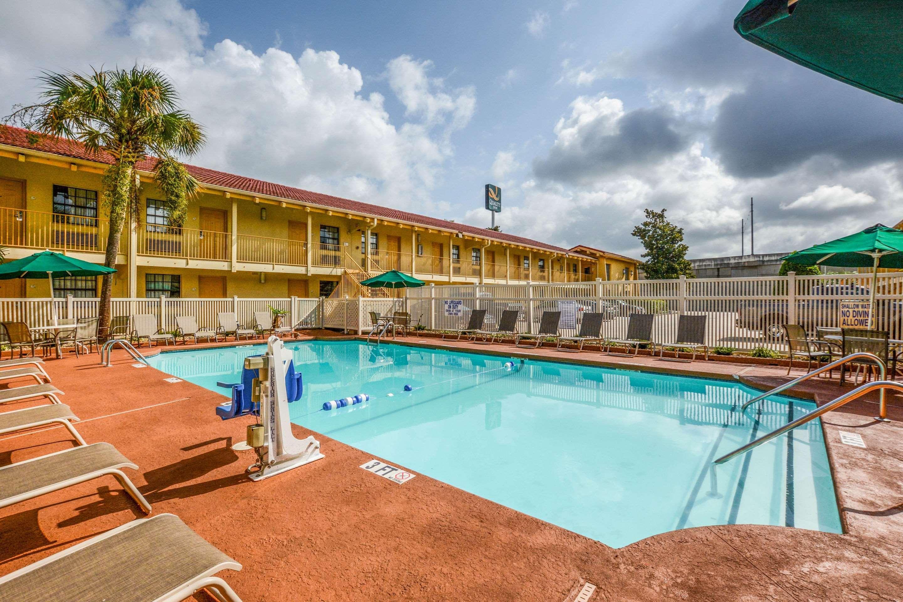 Quality Inn & Suites North Charleston - Ashley Phosphate Exterior foto